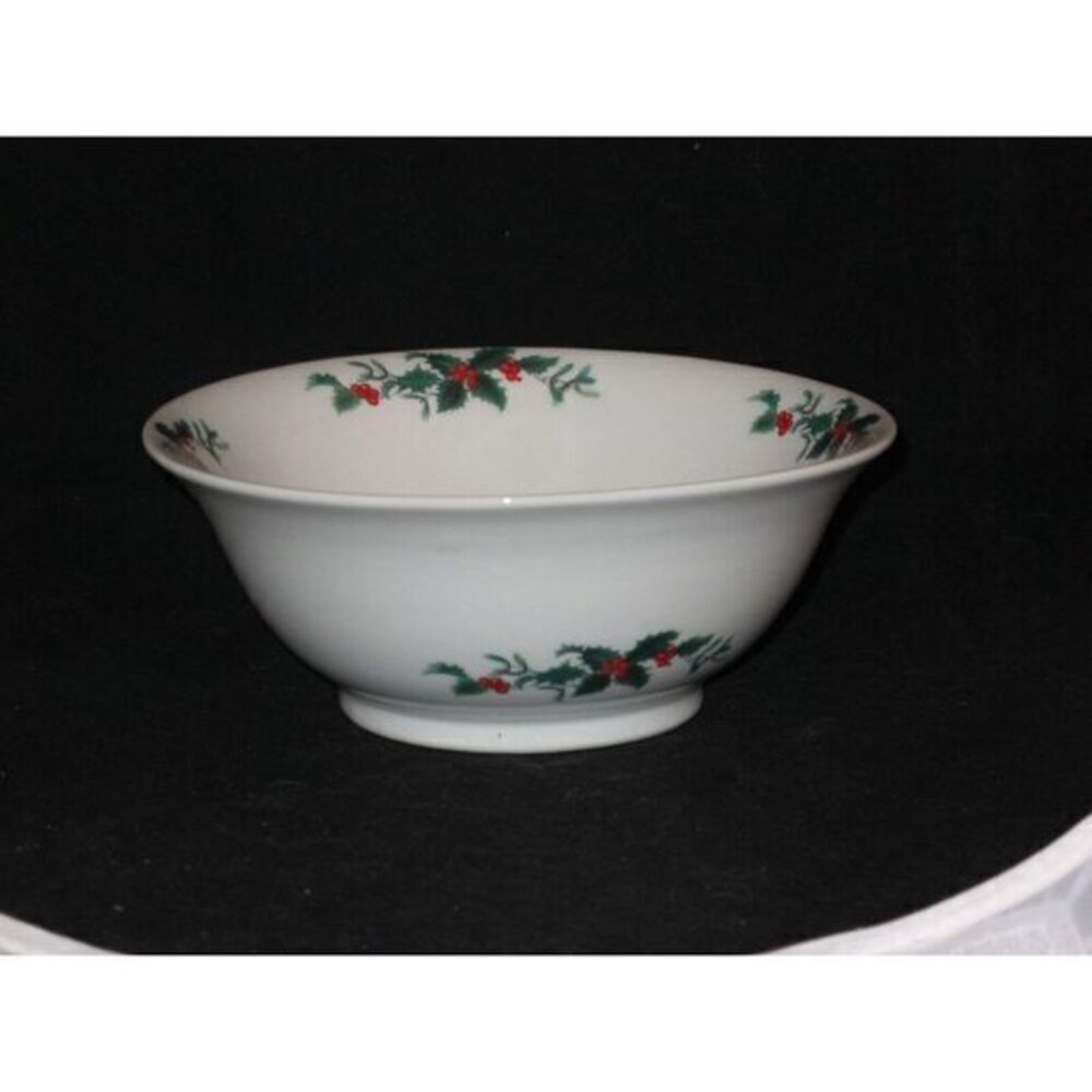 BIA Holly 8"‎ Round Vegetable Serving Bowl Christmas